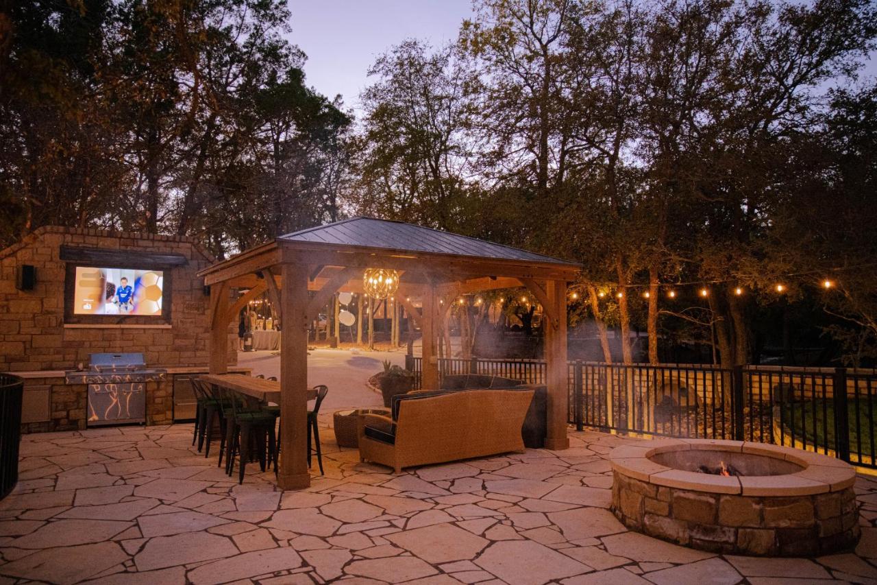 7744 Ranch Glamping Resort Austin Extérieur photo